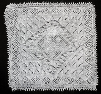 Thin shawl 120x110 sm (A458)