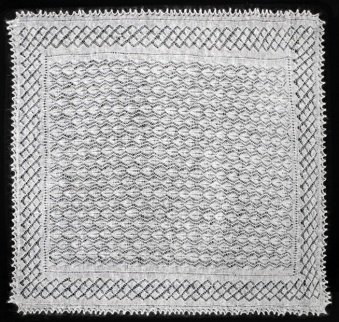 Thin shawl 140x140 sm (A467)
