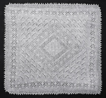 Thin shawl 120x110 sm (A483)