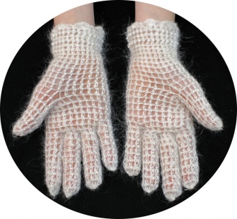 Gloves (B187)