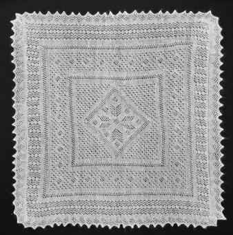 Thin shawl 110x105 sm (A492)