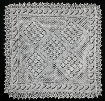 Thin shawl 110x110 sm (A417)