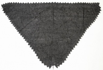 Down shawl 135x110x110 sm (K244)